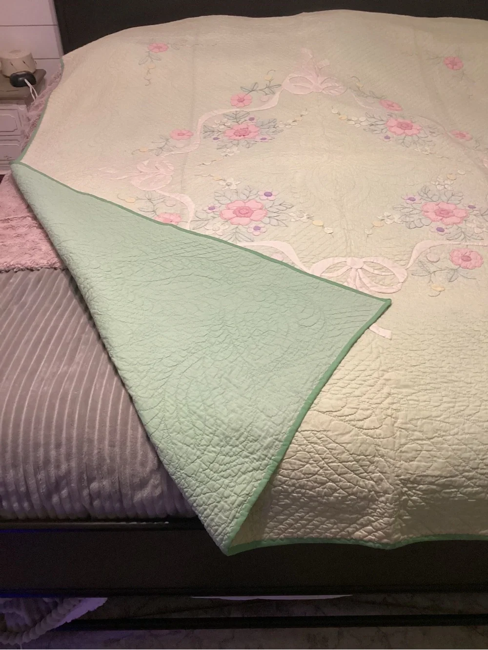 Antique Professional Hand Made Quilt